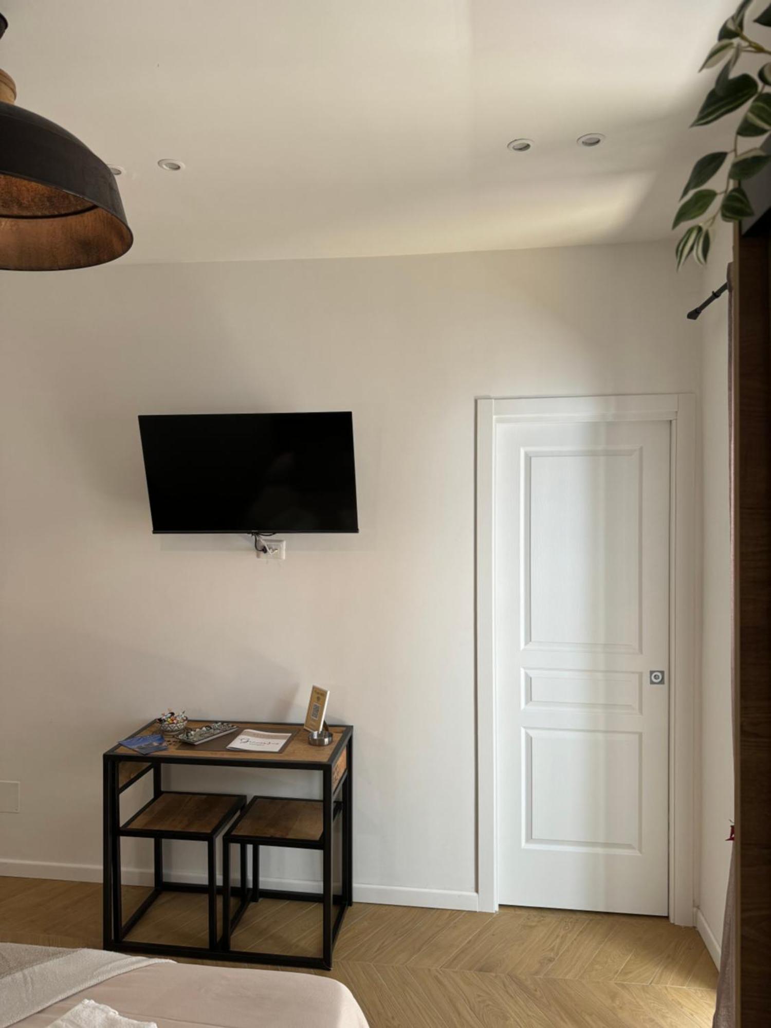 Gennarino Apartments - Panorama Suite With Balcony And Urban Loft Nápoles Exterior foto